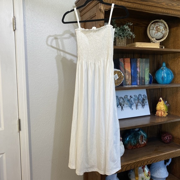 H & M Dresses & Skirts - H&M Scalloped Midi Dress Adjustable Spaghetti Straps Size S, White